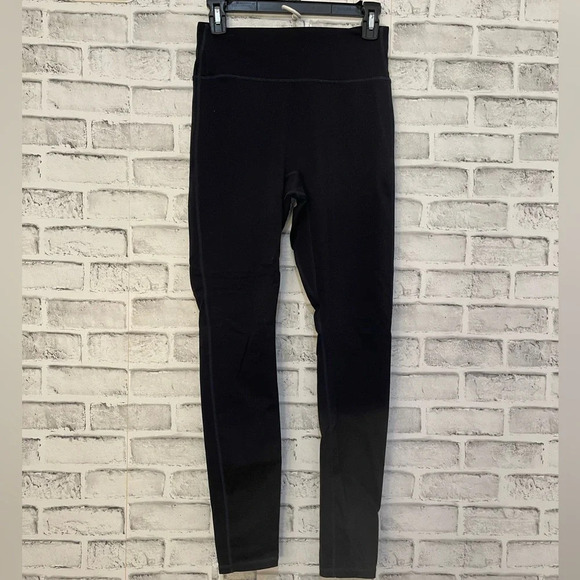 Women’s Fabletics Motion 365 high waist black leggings Size XS - Picture 1 of 4